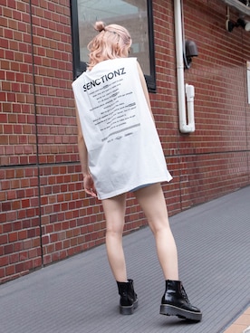 「バックロゴ」｜「アイテム（タンクトップ）」を使った、RASVOA STAFFさん（レディース・160cm）の夏コーディネート