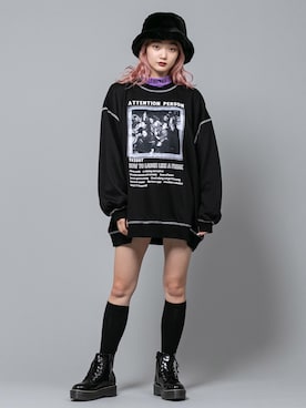 「パープル×黒」｜「アイテム（帽子）」を使った、RASVOA STAFFさん（レディース・160cm）の秋コーディネート