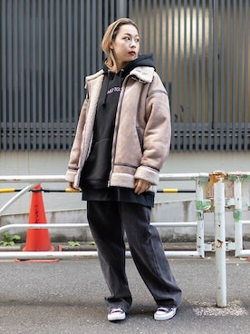 「パーカー」｜「アイテム（ムートンコート）」を使った、RASVOA STAFFさん（レディース・163cm）の冬コーディネート