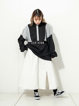 「RASVOA（ラスボア）のアイテム（スカート）」を使った、RASVOA STAFFさん（レディース・159cm）の冬コーディネート