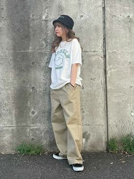 「DC SHOES（ディーシーシューズ）のアイテム」を使った、RASVOA STAFFさん（レディース・155cm）の春コーディネート