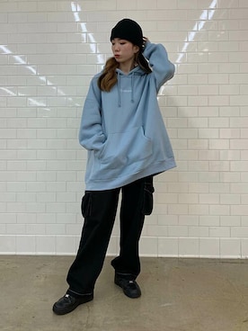 「バックロゴ」｜「アイテム（パーカー）」を使った、RASVOA STAFFさん（レディース・163cm）の秋コーディネート