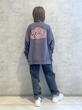 「バックロゴ」｜「アイテム（デニムパンツ）」を使った、RASVOA STAFFさん（レディース・155cm）の冬コーディネート