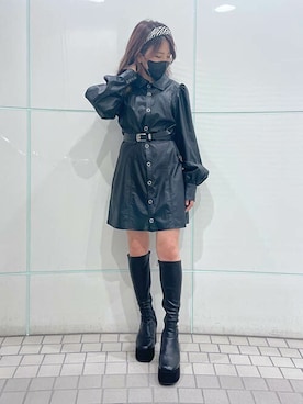 「レザーワンピース」｜「アイテム（ブーツ）」を使った、RASVOA STAFFさん（レディース・155cm）の冬コーディネート