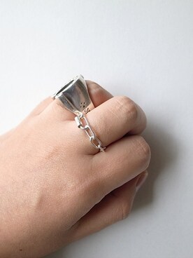 「アクセント」｜「アイテム（アクセサリー）」を使った、TITY niigataさん（メンズ・172cm）の冬コーディネート