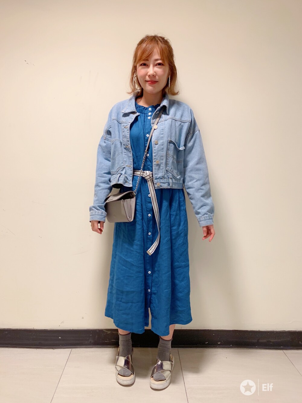 「elfのアイテム（デニムジャケット、ブルー系）」を使った、Yantong Liouさん（レディース・158cm）の夏コーディネートの1枚目の写真