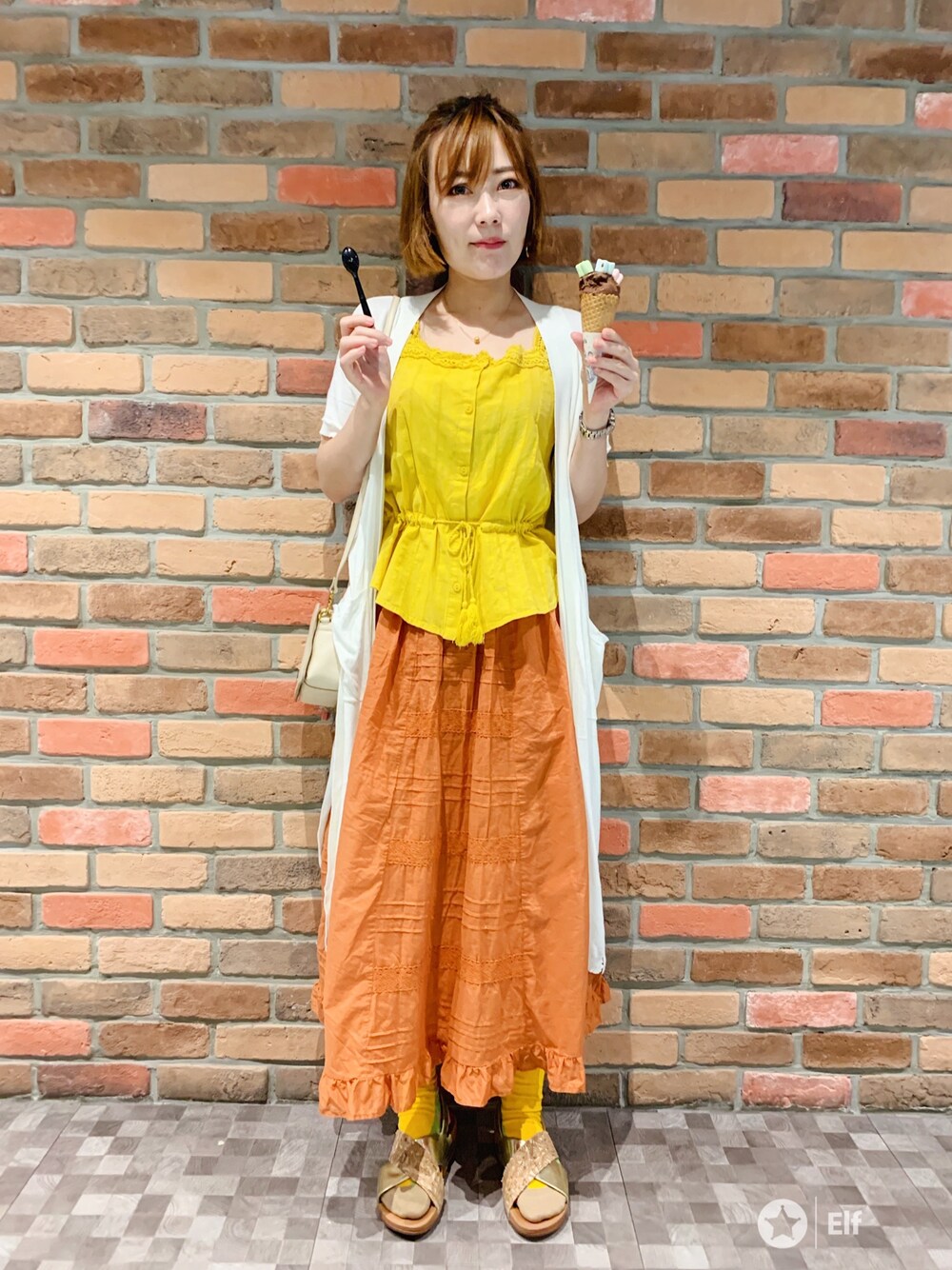 「elfのアイテム（スカート、オレンジ系）」を使った、Yantong Liouさん（レディース・158cm）の夏コーディネートの1枚目の写真