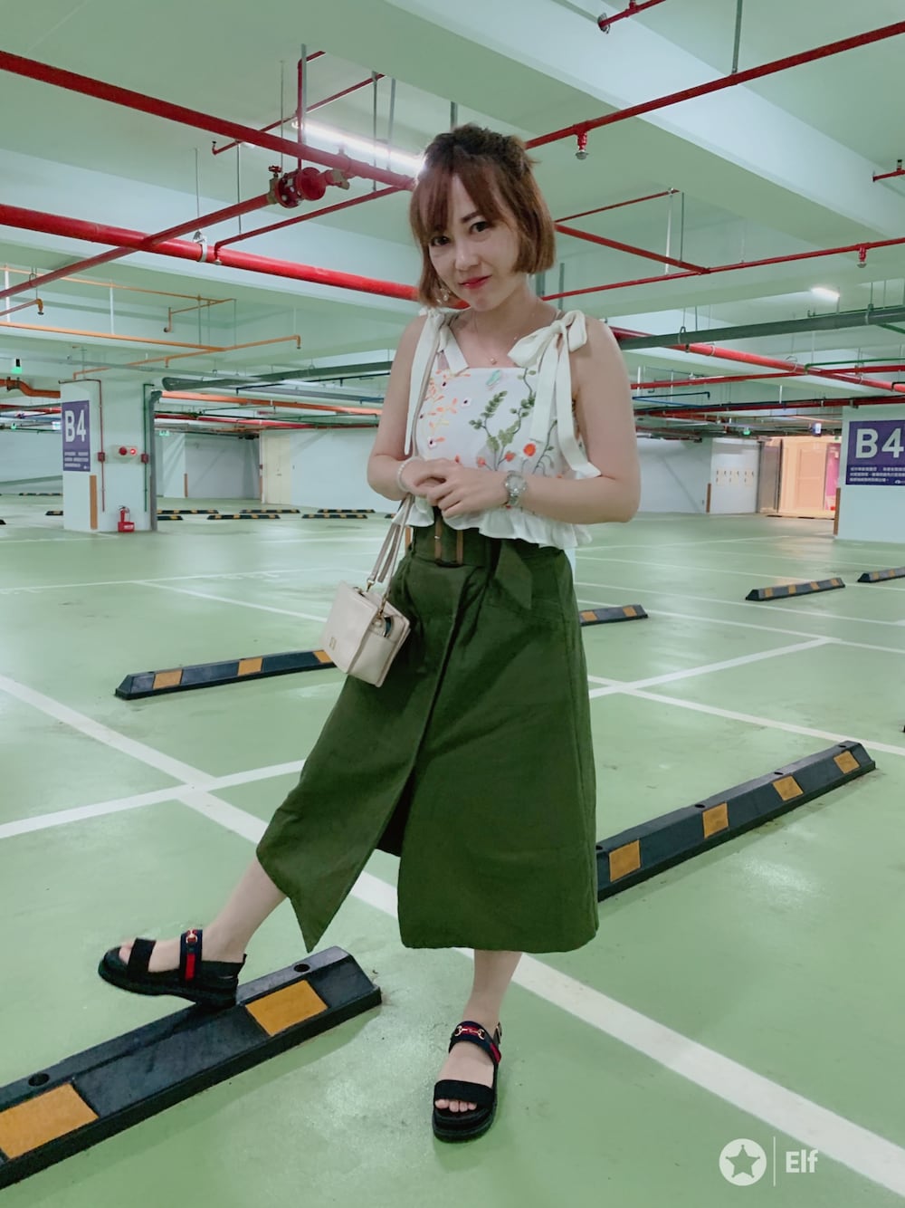 「elfのアイテム（スカート、グリーン系）」を使った、Yantong Liouさん（レディース・158cm）の夏コーディネートの1枚目の写真