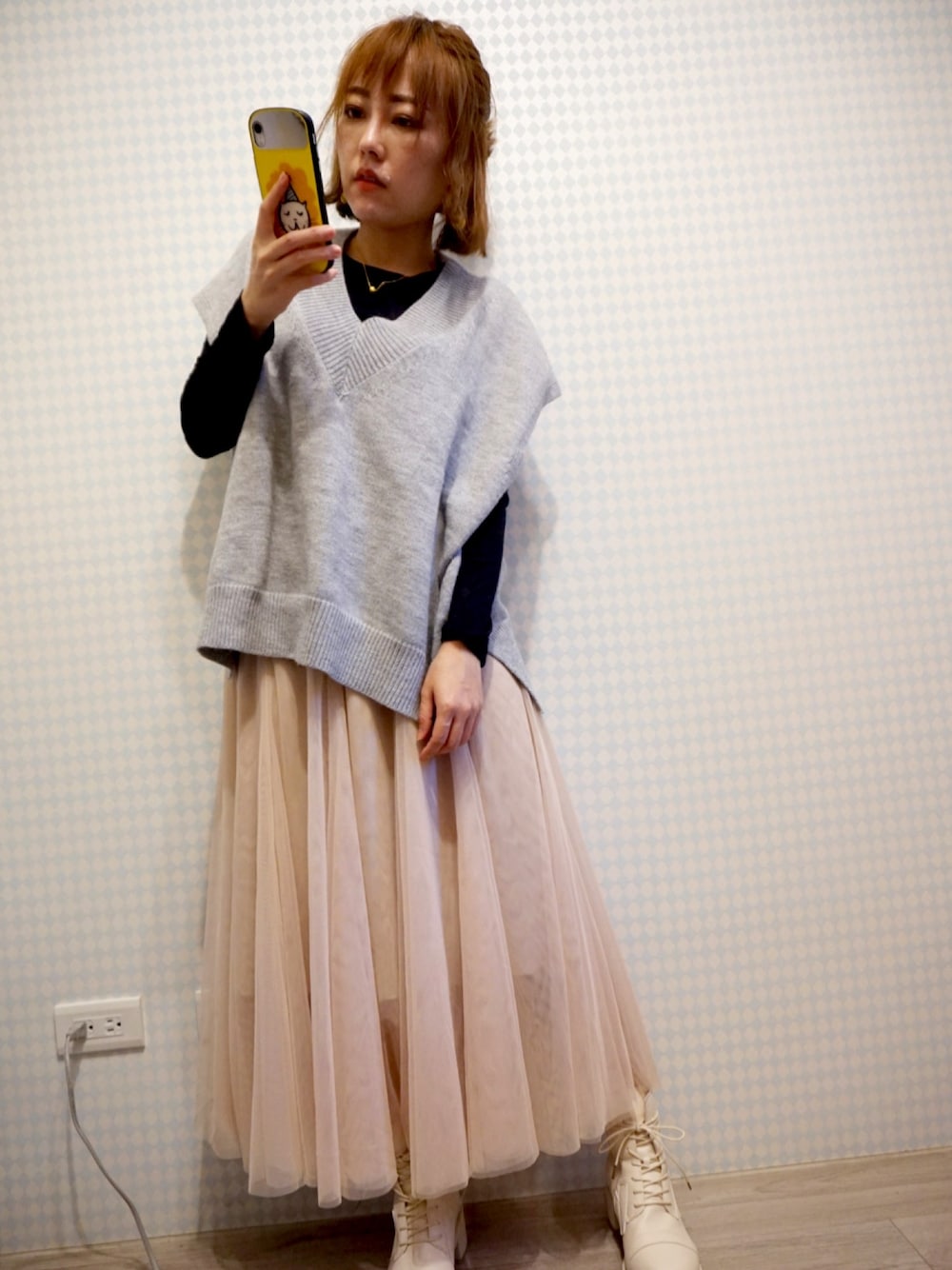 「ootd」｜「elfのアイテム（カーディガン/ボレロ、グレー系）」を使った、Yantong Liouさん（レディース・158cm）の秋コーディネートの1枚目の写真