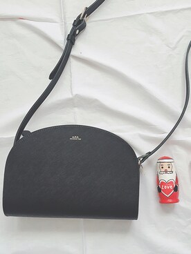「A.P.C.（アーペーセー）のsac demi-lune 18PC（ショルダーバッグ）」を使った、c h i h i r ☻︎さん（レディース・158cm）の冬コーディネート