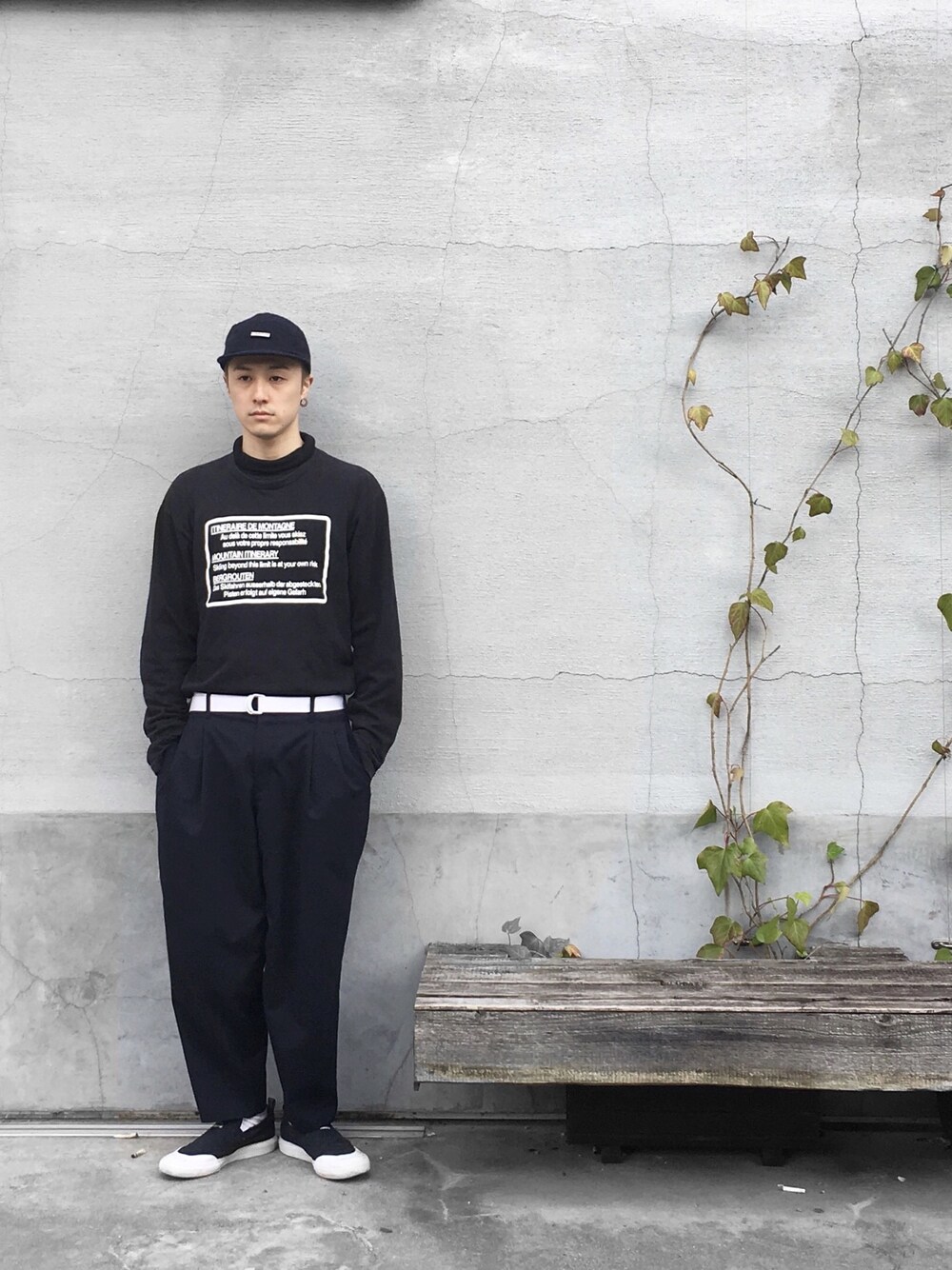 「ストリート、コムデギャルソン」｜「CYDERHOUSEのアイテム（キャップ、ブルー系）」を使った、ryoさん（メンズ・170cm）の夏コーディネートの1枚目の写真