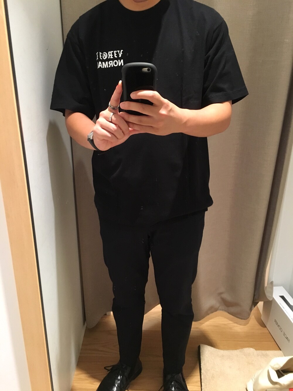 「Bshop、BEAUTY&YOUTH UNITED ARROWS、summer、夏、Tシャツ、夏のワントーンコーデ、ブラック、ブラックコーデ」｜「Bshopの【VIRGIL NORMAL】SHOP プリントTシャツ MEN（Tシャツ/カットソー、ブラック系）」を使った、KOUTAさん（メンズ・175cm）の夏コーディネートの1枚目の写真