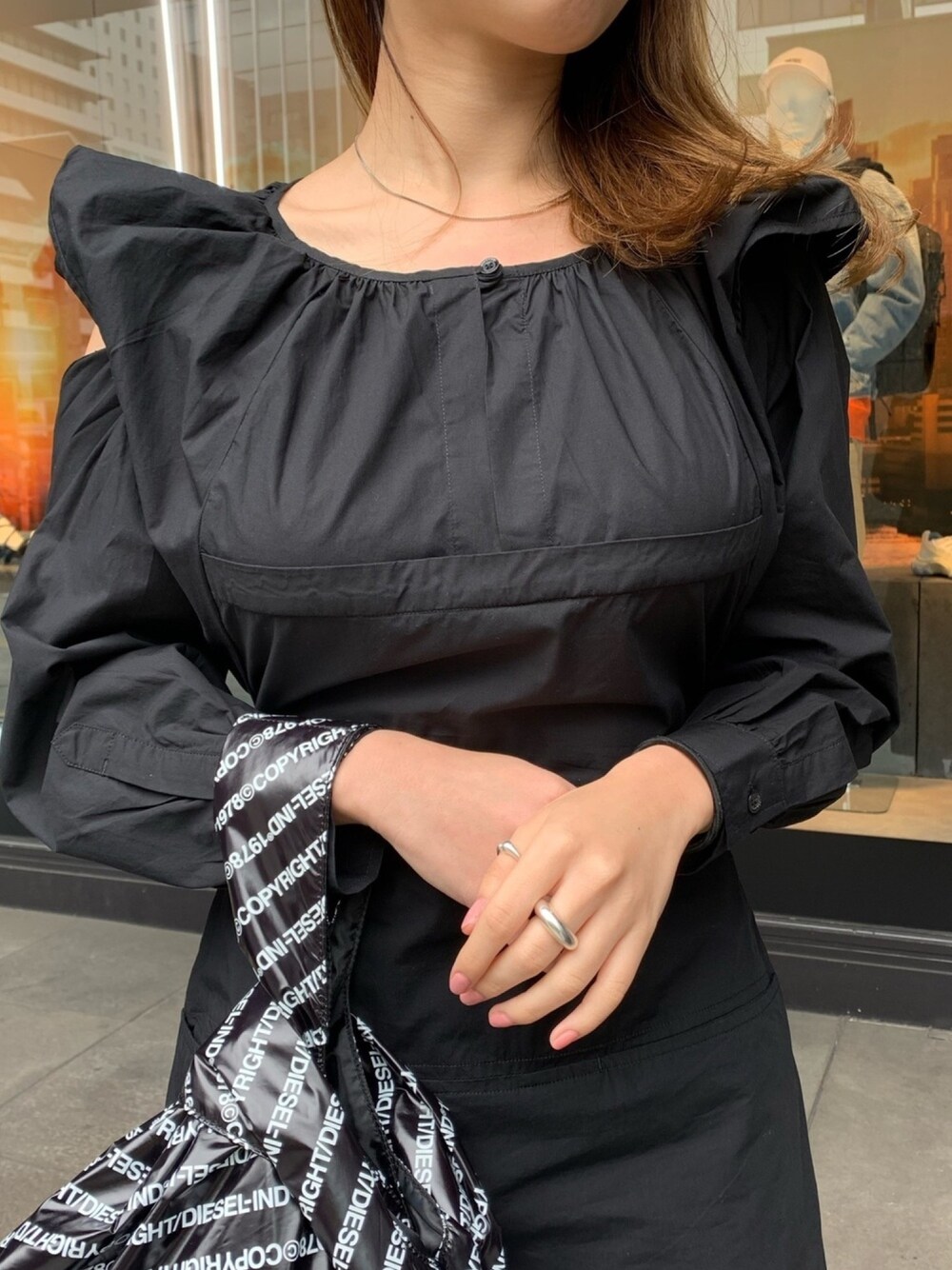 「Diesel、DIESEL OSAKA、ワンピース」｜「DIESELのレディース　2WAYコットンマキシワンピース（ワンピース、ブラック系）」を使った、yuka haradaさん（レディース・155cm）の夏コーディネートの1枚目の写真