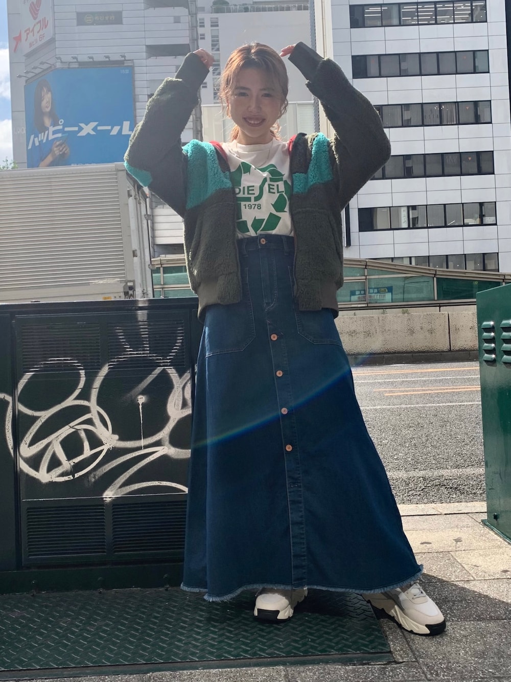 「Diesel、DIESEL OSAKA、休日スタイル、カジュアル、スニーカーコーデ、低身長コーデ、楽チンコーデ、スカート、スウェット、ゆるコーデ」｜「DIESELのレディース スウェット フリース　パーカー（スウェット、ブラック系）」を使った、yuka haradaさん（レディース・155cm）の秋コーディネートの1枚目の写真