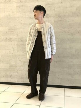 「インナーダウン」｜「アイテム（オールインワン・サロペット）」を使った、BEAMS LIGHTS Mensさん（メンズ・174cm）の秋コーディネート