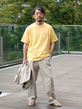 「ストライプパンツ」｜「アイテム（ミリタリージャケット）」を使った、BEAMS LIGHTS Mensさん（メンズ・174cm）の夏コーディネート