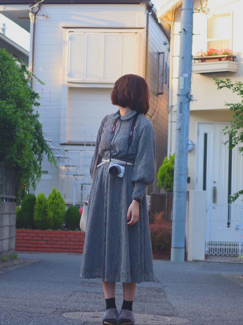 「ポートレート」｜「LEBECCA boutiqueのアイテム（ワンピース、グレー系）」を使った、おしりさん（レディース・158cm）の春コーディネートの1枚目の写真