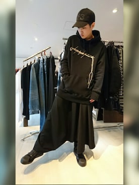 「Yohji Yamamoto（ヨウジヤマモト）のアイテム（パーカー）」を使った、YOSHIMIさん（メンズ・165cm）の春コーディネート