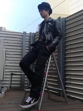 「ロックT」｜「アイテム（ライダースジャケット）」を使った、百井 涼太さん（メンズ・171cm）の春コーディネート