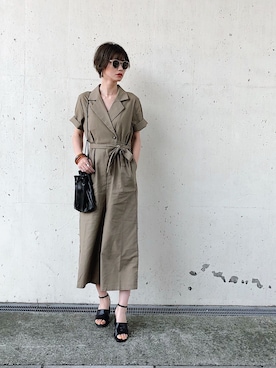 「アイテム（つなぎ/オールインワン、ベージュ系）」を使った、asammyさん（レディース・170cm）の春コーディネート
