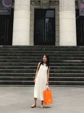 「GUコーデ」｜「アイテム（ジャンパースカート）」を使った、Hongニジさん（レディース・158cm）の春コーディネート