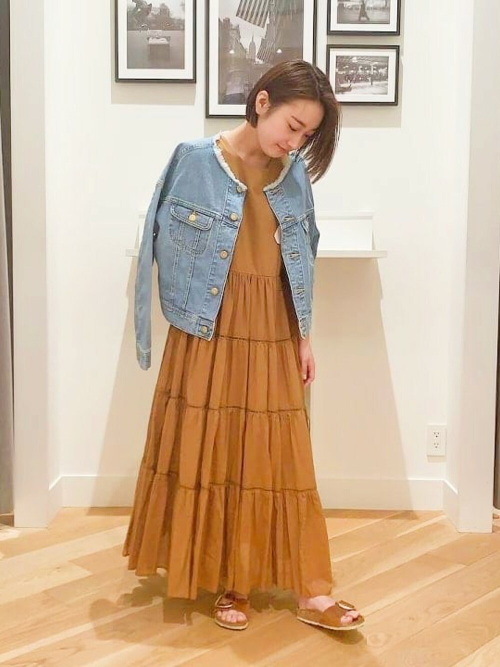 「ワンピース、デニムジャケット、LEE、B:MING LIFE STORE by BEAMS、ティアードワンピース、B:MING by BEAMS」｜「B:MING by BEAMSのB:MING by BEAMS / ボイル ティアードワンピース 20SS-R（ワンピース、ブルー系）」を使った、B:MING by BEAMS WOMENさん（レディース・153cm）の春コーディネートの1枚目の写真