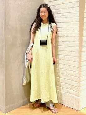 「ネオンカラー」｜「アイテム（財布/小物）」を使った、B:MING by BEAMS WOMENさん（レディース・159cm）の夏コーディネート