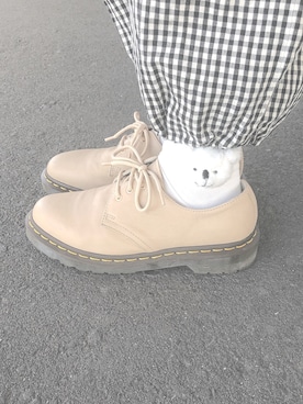 「Dr. Martens（ドクターマーチン）のアイテム（ローファー、ベージュ系）」を使った、ももたろうさん（レディース・154cm）の秋コーディネート
