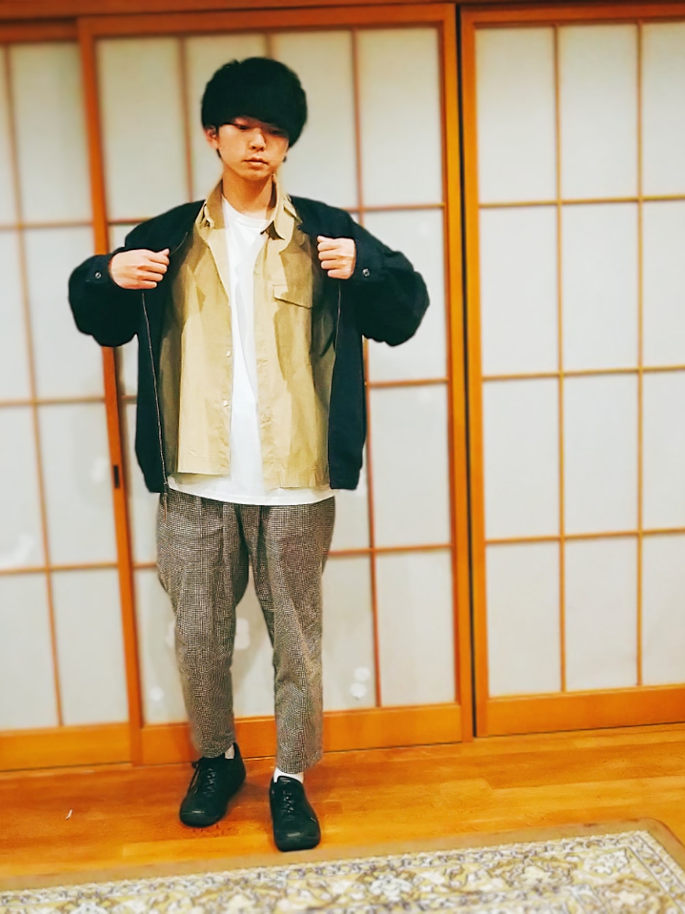 「古着コーデ、古着、ラルフローレン、ブルゾン、ゆるコーデ、おうちファッション、おしゃれさんと繋がりたい、ユニクロ、WEGO、ベージュ」｜「UNITED ARROWS BLUE LABELのアイテム（スラックス、ベージュ系）」を使った、♯ryoさん（メンズ・174cm）の春コーディネートの1枚目の写真