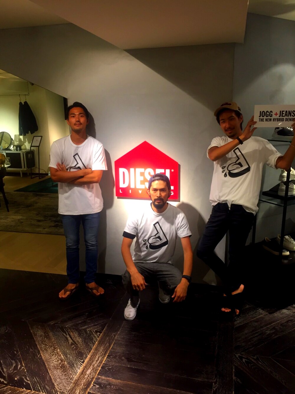 「diesel denim」｜「DIESELのアイテム（デニムパンツ、ブラック系）」を使った、SHOさん（メンズ・177cm）の夏コーディネートの1枚目の写真