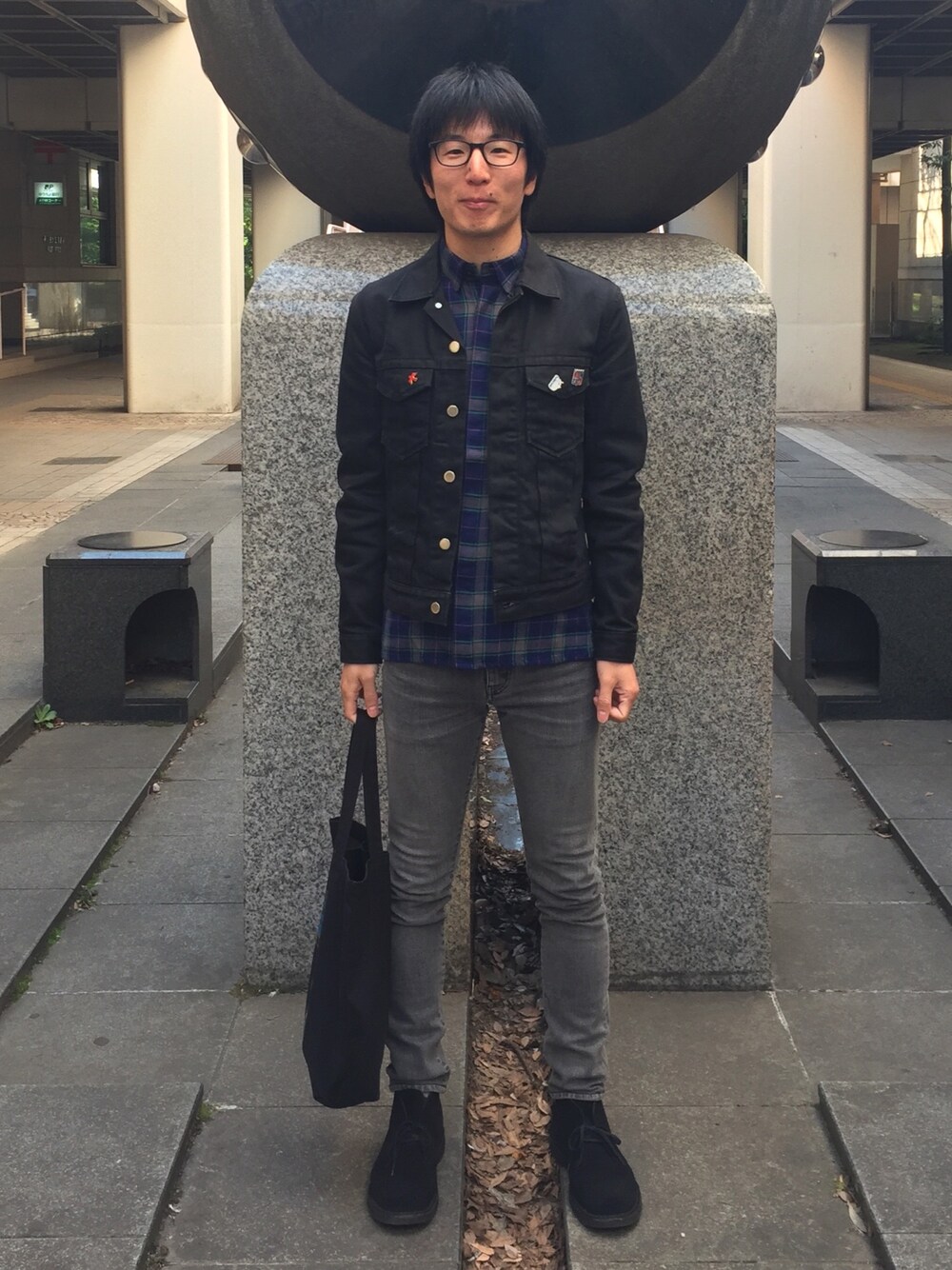 「eye ball」｜「JOHN LAWRENCE SULLIVANのアイテム（デニムジャケット、ブラック系）」を使った、Daisuke Aさん（メンズ・168cm）の春コーディネートの1枚目の写真