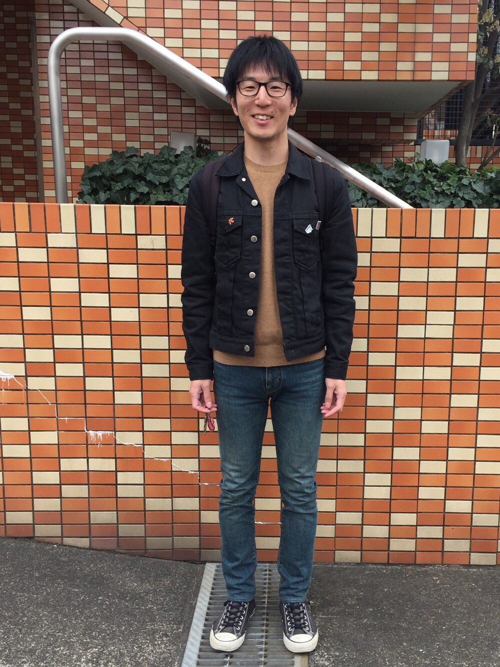 「品川シーサイド」｜「JOHN LAWRENCE SULLIVANのアイテム（デニムジャケット、ブラック系）」を使った、Daisuke Aさん（メンズ・168cm）の春コーディネートの1枚目の写真