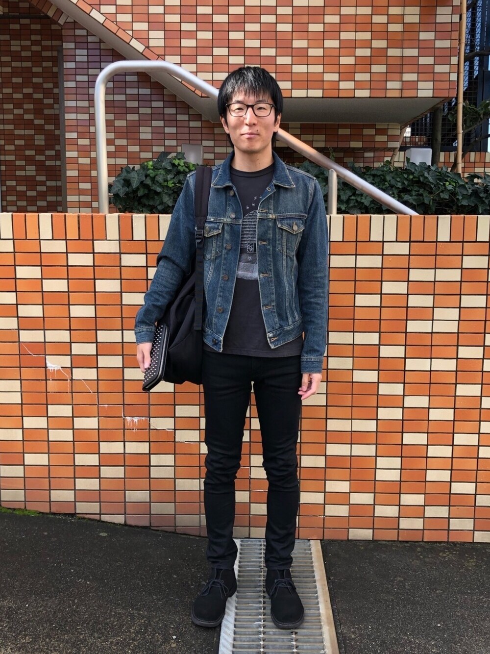 「三島」｜「SAINT LAURENT PARISのアイテム（デニムジャケット、ブルー系）」を使った、Daisuke Aさん（メンズ・168cm）の秋コーディネートの1枚目の写真