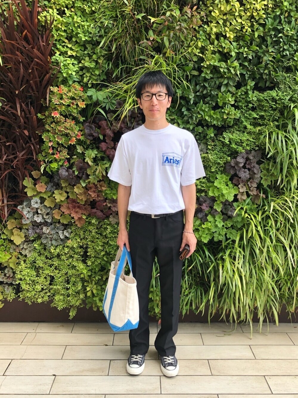 「ボタニカル」｜「ARIESのアイテム（Tシャツ/カットソー、ホワイト系）」を使った、Daisuke Aさん（メンズ・168cm）の夏コーディネートの1枚目の写真