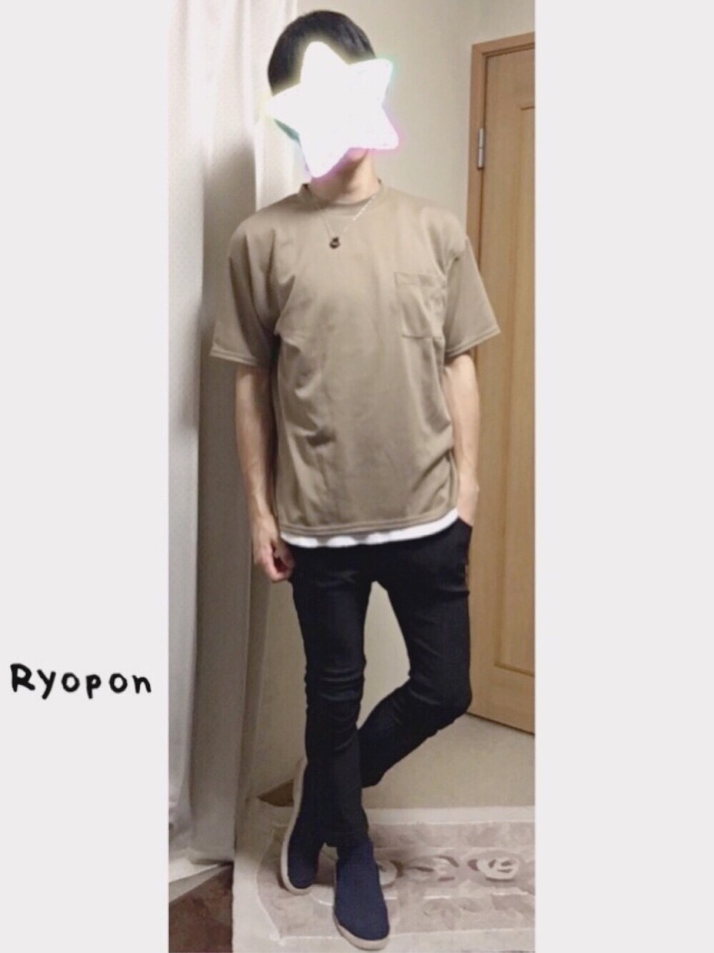「シンプルコーデ、夏コーデ、半袖シャツ、オトナカジュアル、Tシャツ、ライトオン」｜「BACK NUMBERの【BACK NUMBER】ポンチクルーネック（Tシャツ/カットソー、ベージュ系）」を使った、りょうぽんさん（メンズ・173cm）の春コーディネートの1枚目の写真