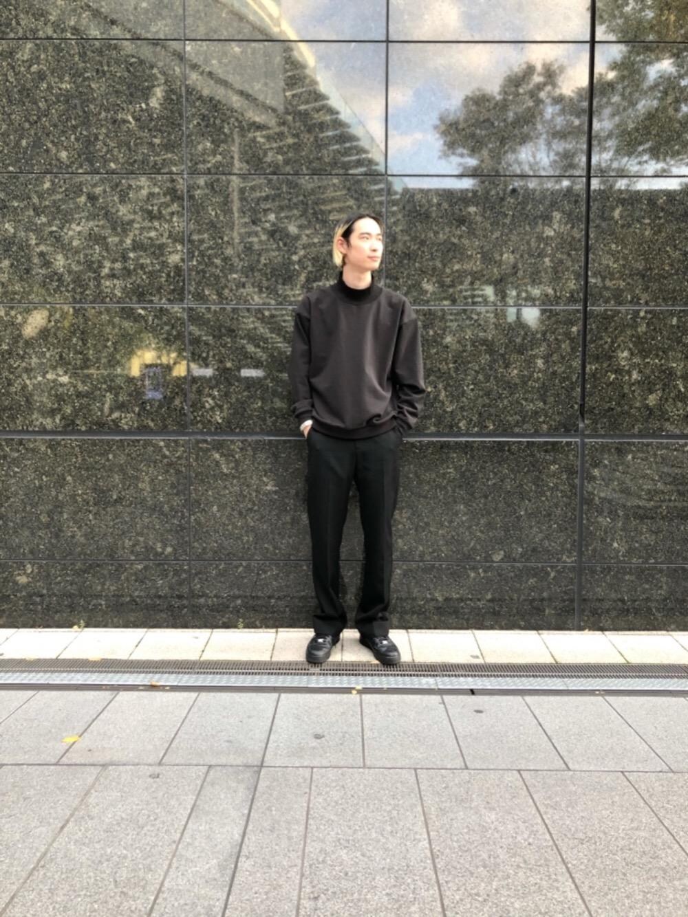 「ビューティ&ユース、beauty&youth、モンキータイム、ユナイテッドアローズ、MONKEY TIME、#unitedarrows」｜「MONKEY TIMEの＜monkey time＞ FRCH/TRY HI NECK/ハイネックスウェット（スウェット、ブラック系）」を使った、Syunsuke Mizuhataさん（メンズ・185cm）の秋コーディネートの1枚目の写真