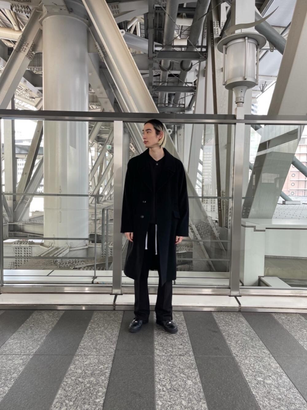 「ビューティ&ユース、beauty&youth、モンキータイム、ユナイテッドアローズ、MONKEY TIME、unitedarrows」｜「MONKEY TIMEの＜monkey time＞ MS MELTON OVER SIZED COAT/オーバーコート（チェスターコート、ブラック系）」を使った、Syunsuke Mizuhataさん（メンズ・185cm）の冬コーディネートの1枚目の写真