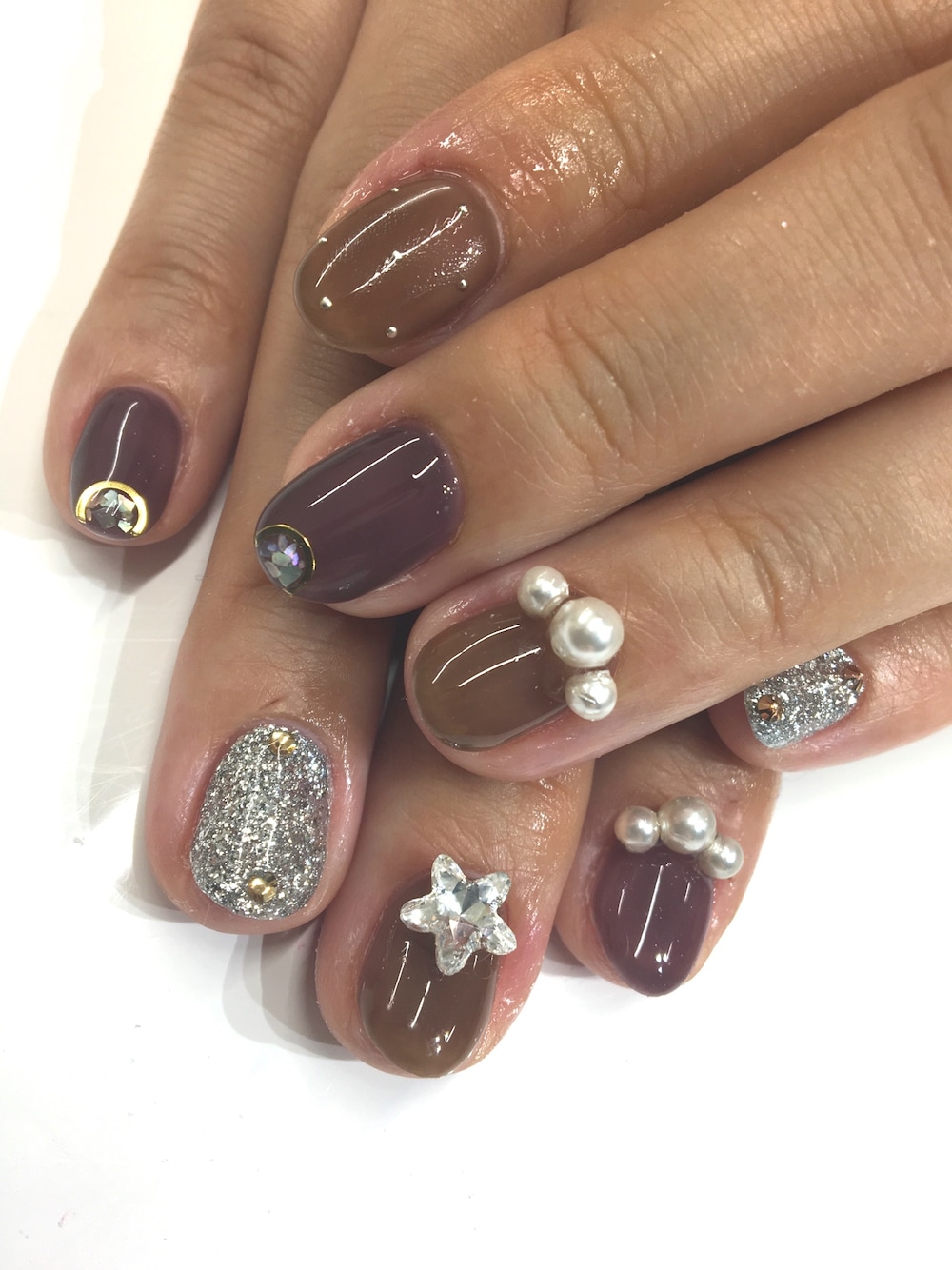 「ブラウン、ジェルネイル、newnail、冬、パール、ラメ、星」｜「RAMUSEのアイテム（ハンドケア/ハンドクリーム、ブラウン系）」を使った、アズ☺︎さん（レディース・159cm）の冬コーディネートの1枚目の写真
