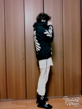 「OFF-WHITE」｜「アイテム（サンダル）」を使った、624さん（メンズ・176cm）の夏コーディネート