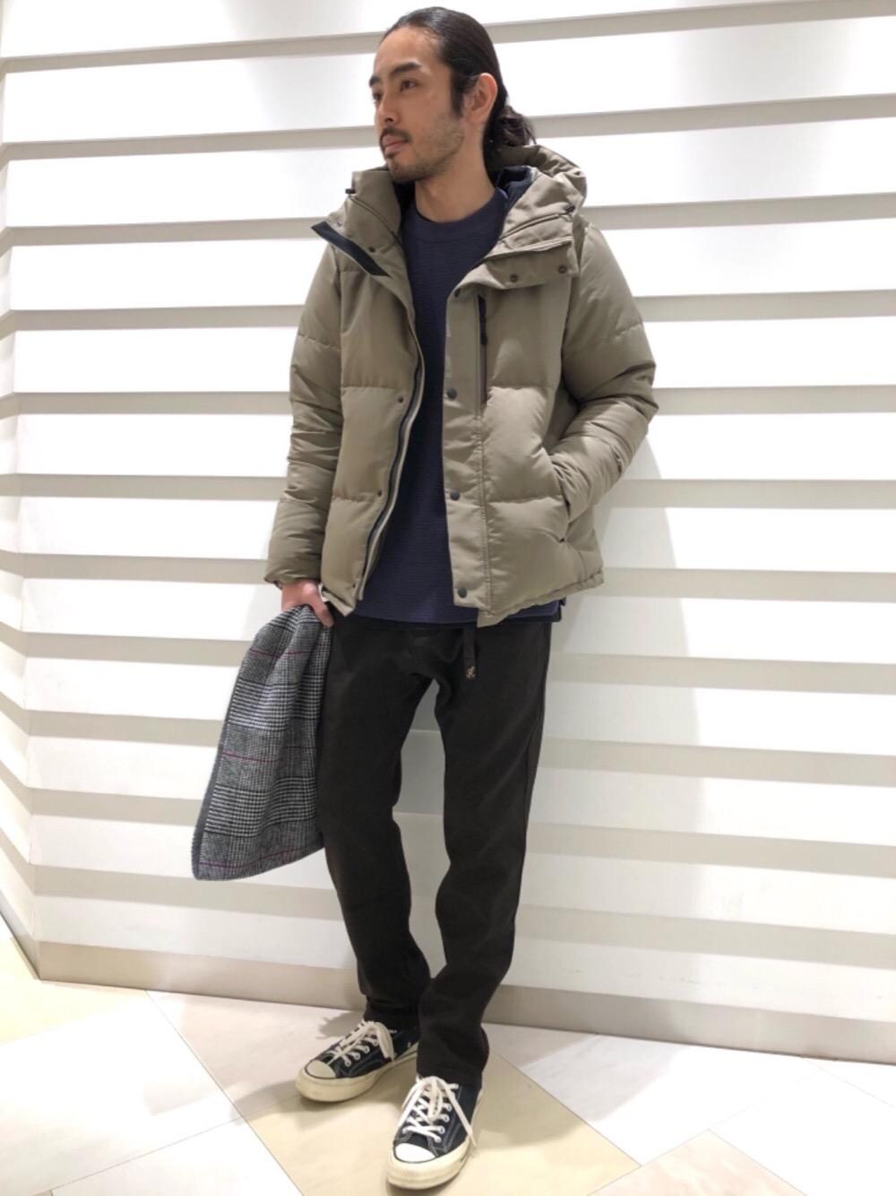 「大人カジュアル、casual、RELAX、GLR別注スタイル、イージーパンツスタイル、秋のおすすめブラウンカラーコーデ、一押しのアウタースタイル、大人カジュアルに活躍する”GRAMICCI”」｜「Gramicciの別注 [ グラミチ ] SC GRAMICCI  ポリ／ウラ フリース テーパード パンツ # （その他パンツ、ブラウン系）」を使った、kobayashi2896さん（メンズ・178cm）の冬コーディネートの1枚目の写真