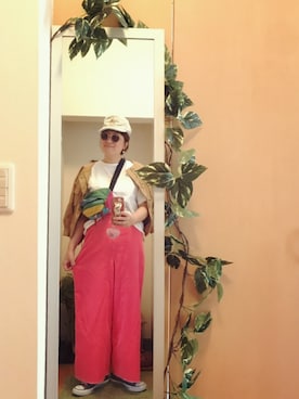 「アイテム（スニーカー）」を使った、えちご屋さん（レディース・168cm）の秋コーディネート