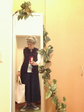 「アイテム（デニムスカート、ブルー系）」を使った、えちご屋さん（レディース・168cm）の秋コーディネート