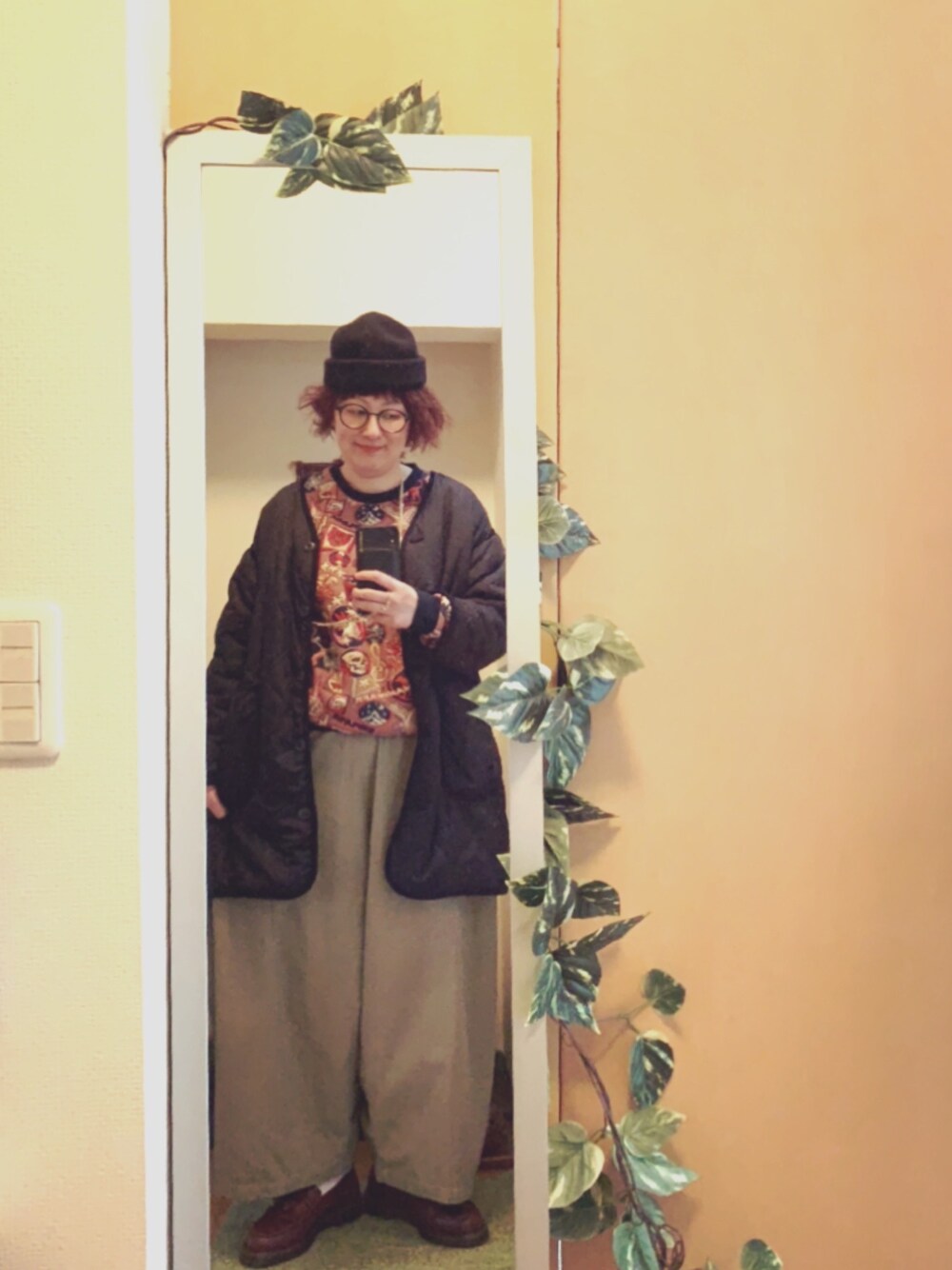 「ラフ、ワイドパンツ、帽子、castano、ウールワッチ、ZARA、niko and ...、Dr.Martens、休日スタイル、柄物」｜「CASTANOのフィッシャーマンキャップ（帽子、ブラック系）」を使った、えちご屋さん（レディース・168cm）の冬コーディネートの1枚目の写真
