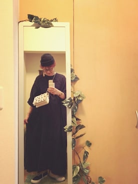 「CASTANO（カスターノ）のアイテム」を使った、えちご屋さん（レディース・168cm）の秋コーディネート