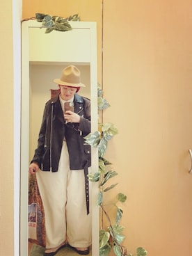 「CASTANO（カスターノ）のアイテム」を使った、えちご屋さん（レディース・168cm）の冬コーディネート