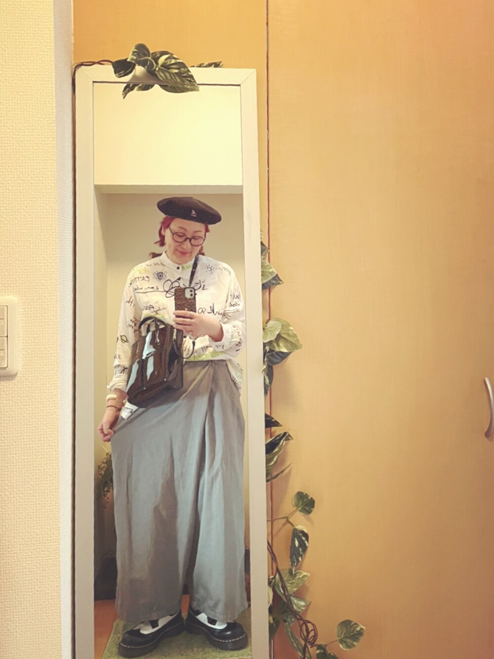 「春カラースタイル、今日のコーデ、カジュアル、ゆるコーデ、帽子、ベレー帽、KANGOL、niko and ...、Dr.Martens、accommode」｜「KANGOLのアイテム（ハンチング/ベレー帽、ブラック系）」を使った、えちご屋さん（レディース・168cm）の春コーディネートの1枚目の写真