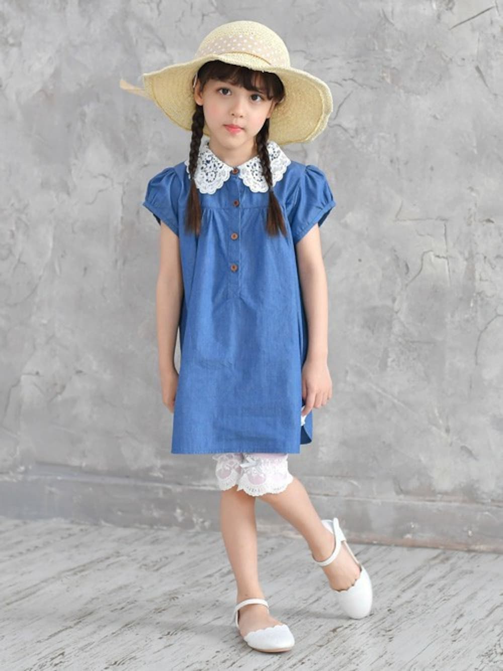 「＃ワンピース、#レース、#kids、＃子供服Bee、＃子供服、＃夏服」｜「Bee des Beeの衿レース×パフスリーブ半袖ワンピ（ワンピース、ブルー系）」を使った、子供服Beeさん（キッズ・115cm）の春コーディネートの1枚目の写真