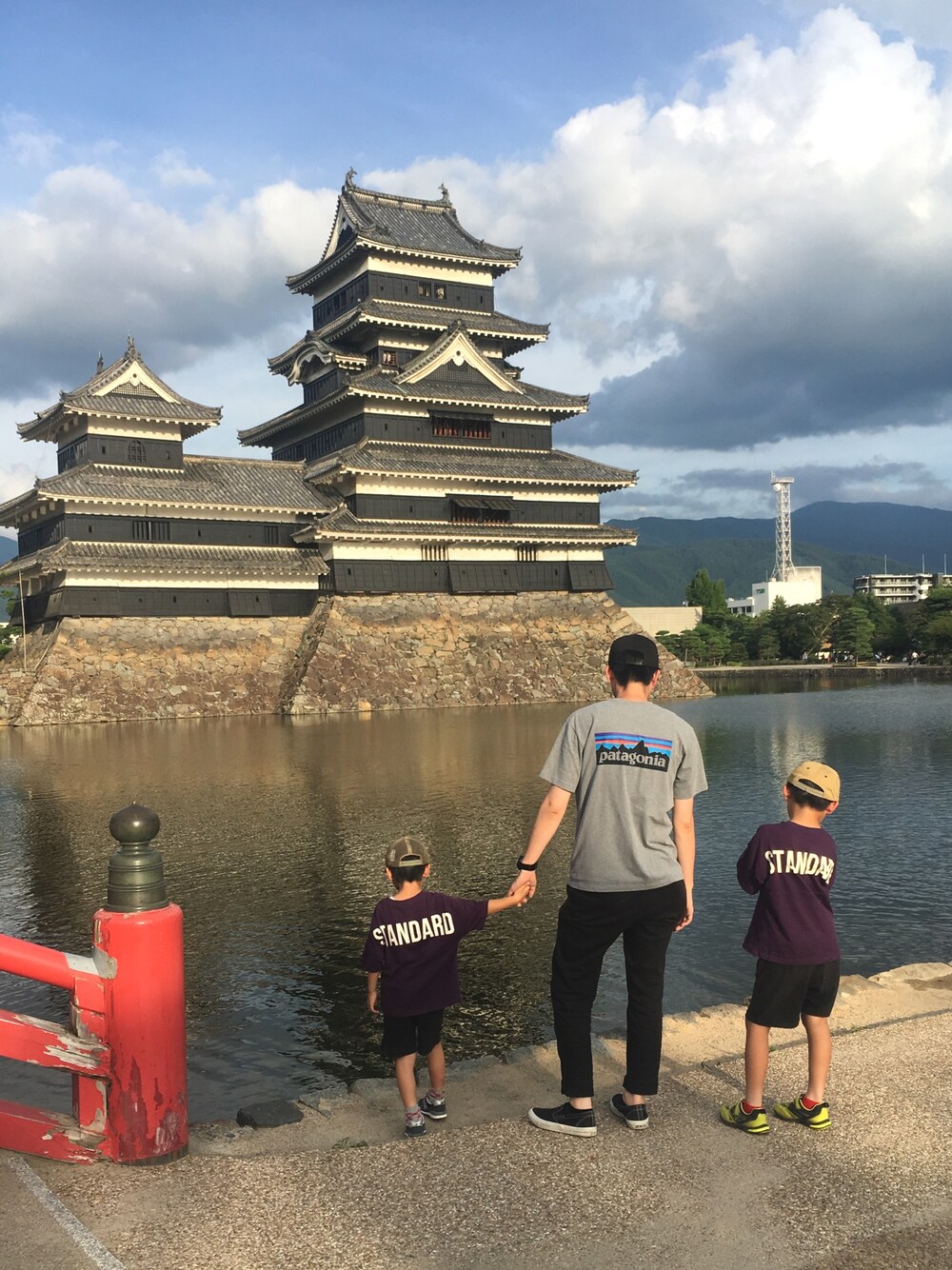「松本城、プチプラ、元気です」｜「patagoniaのアイテム（Tシャツ/カットソー、グレー系）」を使った、naooon☆さん（キッズ・134cm）の夏コーディネートの1枚目の写真