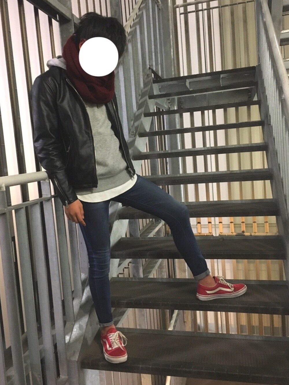 「VANS、カジュアル、ライダース、高校生、おしゃれさんと繋がりたい」｜「WEGOのWEGO/4Pフープイヤリング（イヤリング、シルバー系）」を使った、夢空さん（メンズ・175cm）の冬コーディネートの1枚目の写真