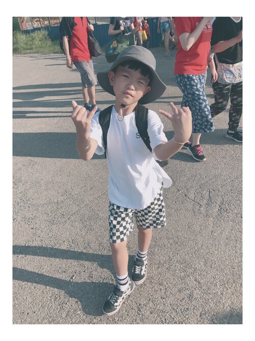 Alvin Hsieh使用（韓國子供服）的時尚穿搭
